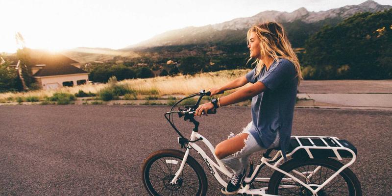 电商策略新突破：利用聊天机器人实现购物车弃单挽回与个性化促销自动化